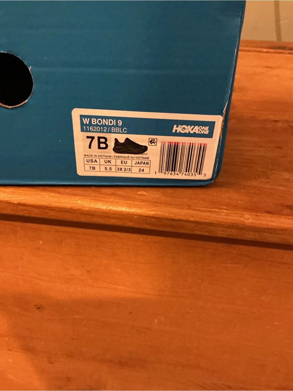 Hoka One Bondi 9 Women’s 7 triple black. 1162012